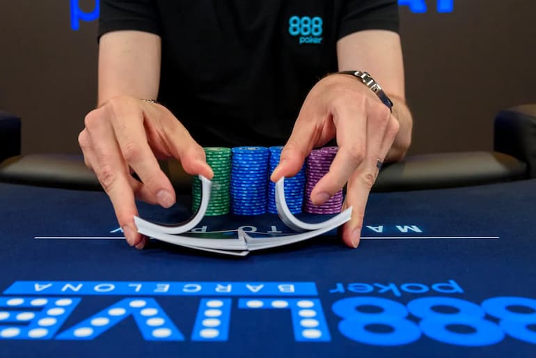 La mentalità di chi deposita i soldi a poker