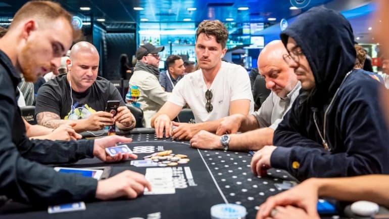 Un torneo di 888poker!