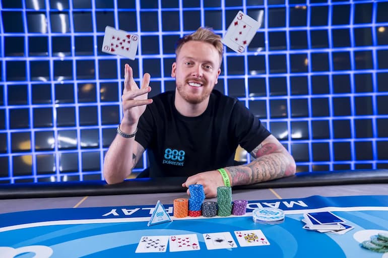 Migliora il tuo gioco con noi di 888poker!