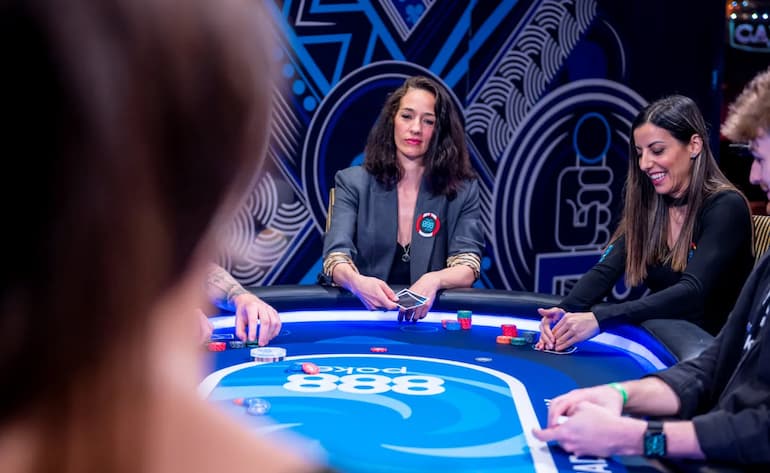 Kara Scott al tavolo di 888poker